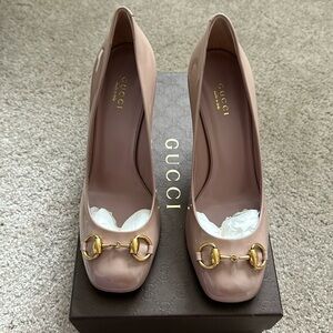 Gucci Patent Leather Stirrup Pump 38
